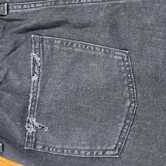 🖤NWT🖤 Aerie Cut Off Raw Edge Frayed Distressed Black Denim Shorts - Picture 3 of 11